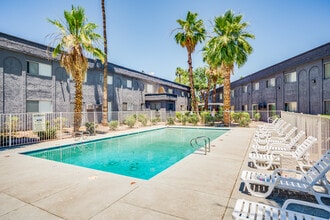 Eclipse Apartments in Phoenix, AZ - Building Photo - Building Photo