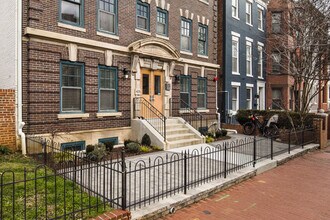 La Carona in Washington, DC - Building Photo - Building Photo