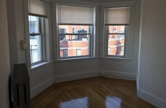 51 Hemenway St, Unit 11 in Boston, MA - Building Photo - Building Photo