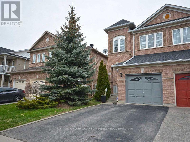 5679 Longboat Ave in Mississauga, ON - Building Photo