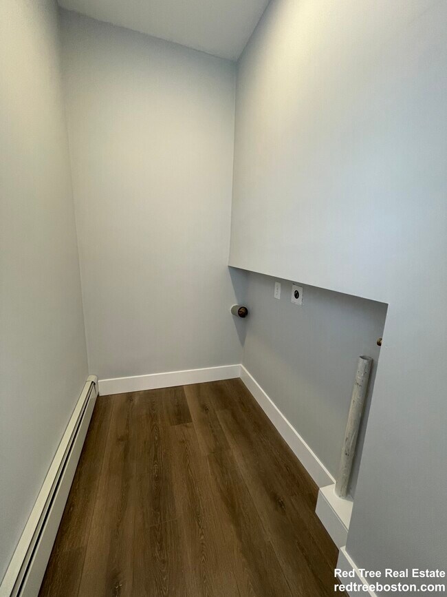 11 Pearl Ter, Unit 1 in Somerville, MA - Foto de edificio - Building Photo