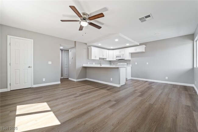 308 Eastminister Ct in Henderson, NV - Building Photo - Building Photo