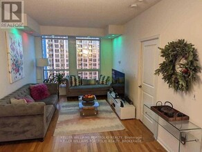 628-2628 Fleet St in Toronto, ON - Building Photo - Building Photo