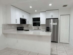 19415 NW 33rd Ct in Miami Gardens, FL - Building Photo - Building Photo