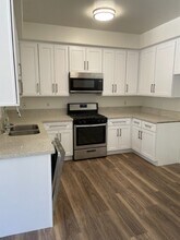 15705 Vose St, Unit 102 in Van Nuys, CA - Building Photo - Building Photo