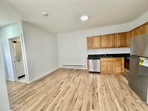 1004 Fifth Ave in Asbury Park, NJ - Building Photo - Building Photo