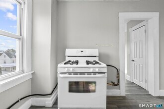 313 High St in New Britain, CT - Building Photo - Building Photo