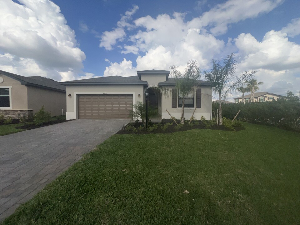 14856 Palamos Cir in Ft. Myers, FL - Building Photo