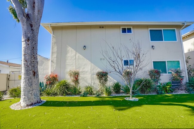 6107 - 6117 11th Ave