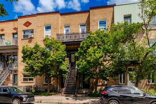 933 Agnès Rue in Montréal, QC - Building Photo