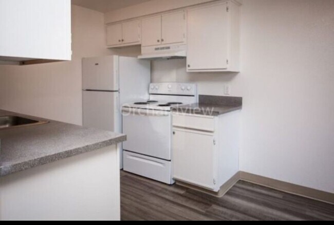 128 Bayview Way NE in Salem, OR - Building Photo - Building Photo