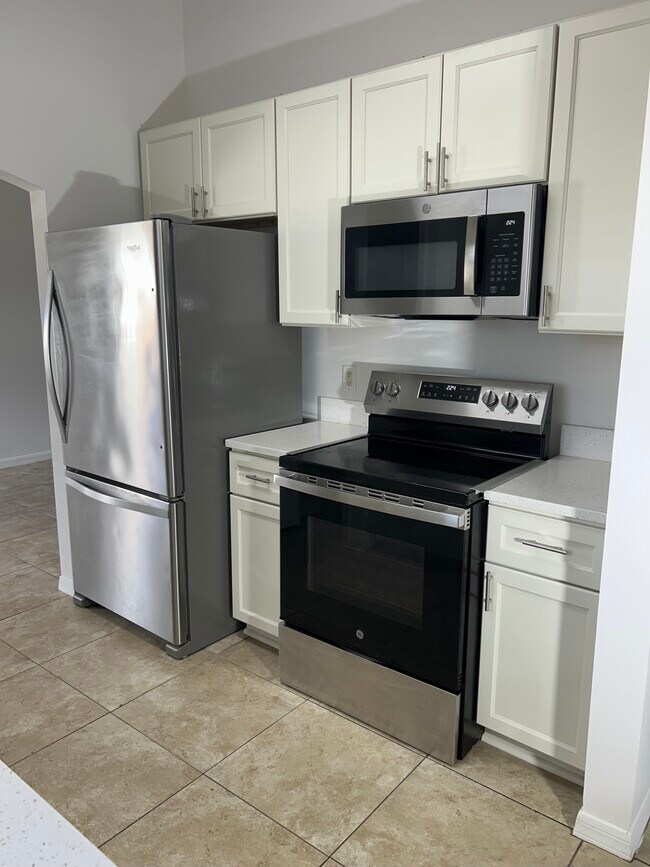 6480 NW Volucia Dr in Port St. Lucie, FL - Building Photo - Building Photo