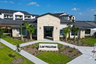 Las Villitas in Edinburg, TX - Building Photo