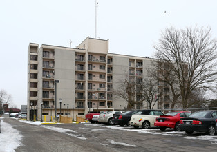 McKinley Towers in Niles, OH - Building Photo - Building Photo