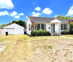 1214 Logan Ave in Corpus Christi, TX - Building Photo