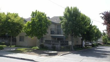 537-543 Laurel Ave in Hayward, CA - Building Photo - Building Photo