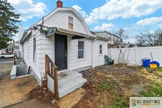 56 Caroline Ave in Hamilton Township, NJ - Building Photo - Building Photo