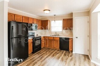 546 White Fence Dr in Wentzville, MO - Foto de edificio - Building Photo