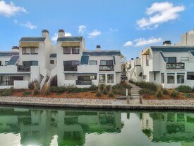 858 Balboa Ln in Foster City, CA - Building Photo