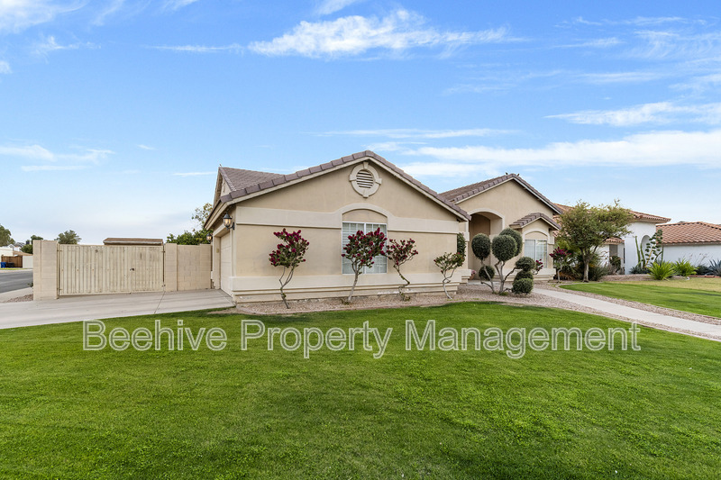 1861 N Oracle Cir in Mesa, AZ - Building Photo