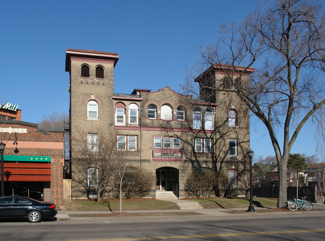 2616-2620 Hennepin Ave in Minneapolis, MN - Building Photo - Building Photo