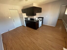 125 Charmony Frontage Rd in Sterling, CO - Building Photo