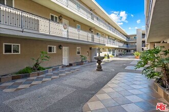 11646 Chenault St in Los Angeles, CA - Building Photo - Building Photo