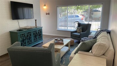 2504 S Milmar Dr in Sarasota, FL - Building Photo - Building Photo