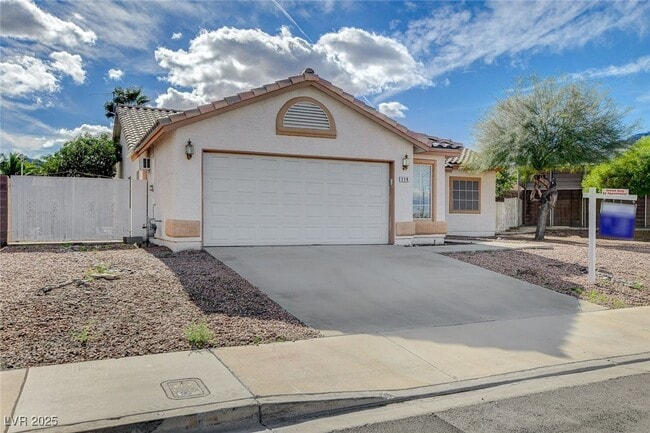 114 E Tamarack Dr in Henderson, NV - Building Photo - Building Photo