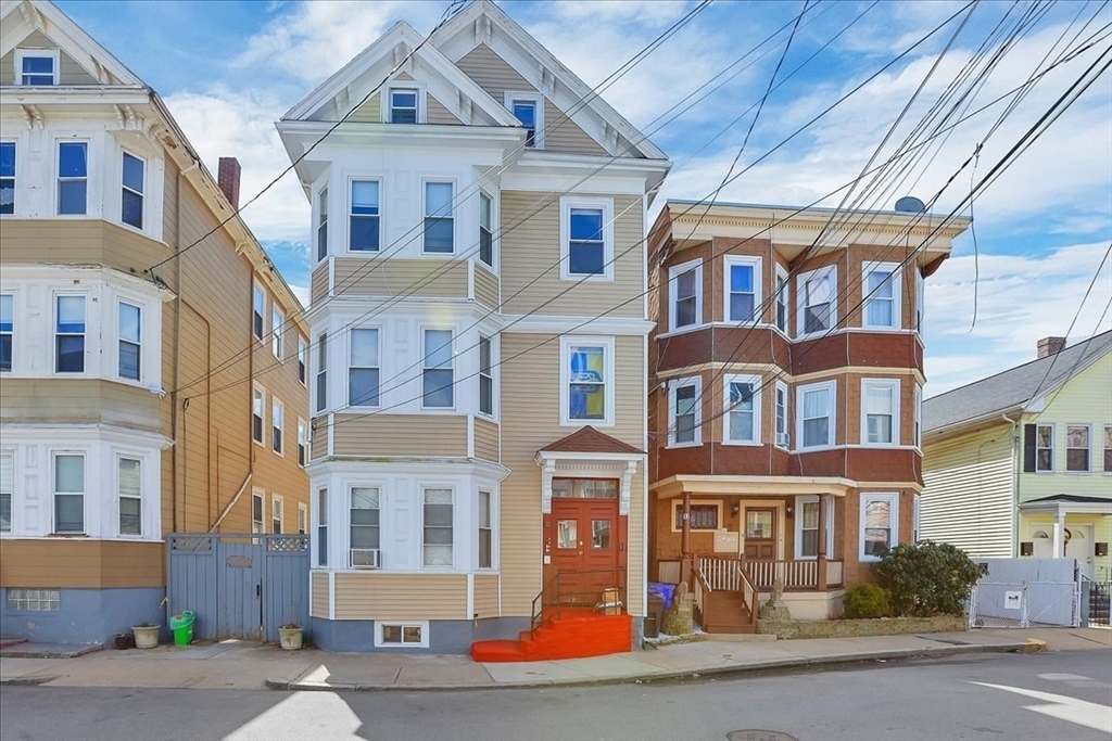 12 Bynner St, Unit #1 in Boston, MA - Foto de edificio