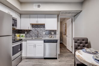 Escondido Apartments in Phoenix, AZ - Foto de edificio - Interior Photo