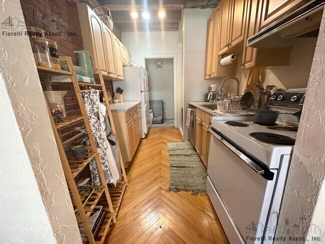 125 Fulton St, Unit 2 in Boston, MA - Building Photo - Building Photo