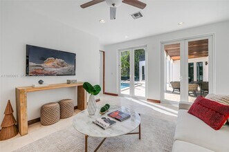 184 Paloma Dr in Coral Gables, FL - Building Photo - Building Photo