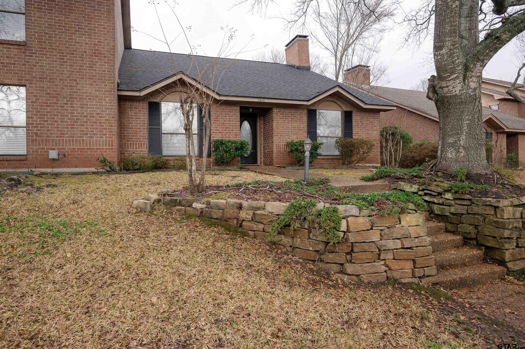5819 Hollytree Dr in Tyler, TX - Building Photo