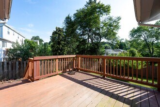 6525 Greentree Rd in Bethesda, MD - Building Photo - Building Photo