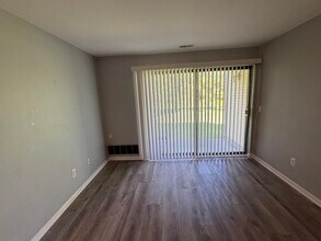 42542 Lilley Pointe Dr in Canton Township, MI - Building Photo - Building Photo