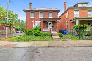 52 E Gates St in Columbus, OH - Building Photo