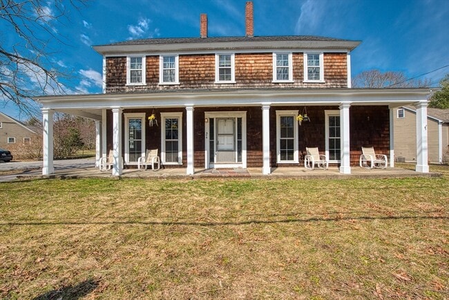 970 N Main St in Raynham, MA - Building Photo - Building Photo