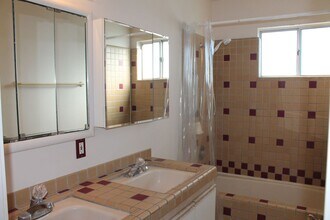 75 11th St in Cayucos, CA - Building Photo - Building Photo