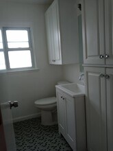 2 Pinecrest Rd in Jersey City, NJ - Building Photo - Building Photo