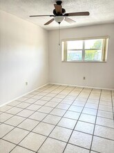4937 Tortuga Dr in West Palm Beach, FL - Foto de edificio - Building Photo