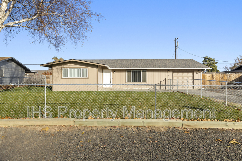 4108 W 3rd Ave in Kennewick, WA - Foto de edificio