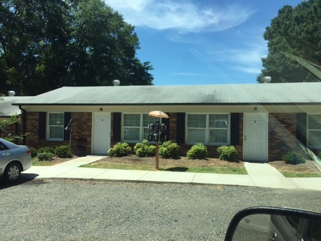 1100 Little Ave in Gastonia, NC - Foto de edificio