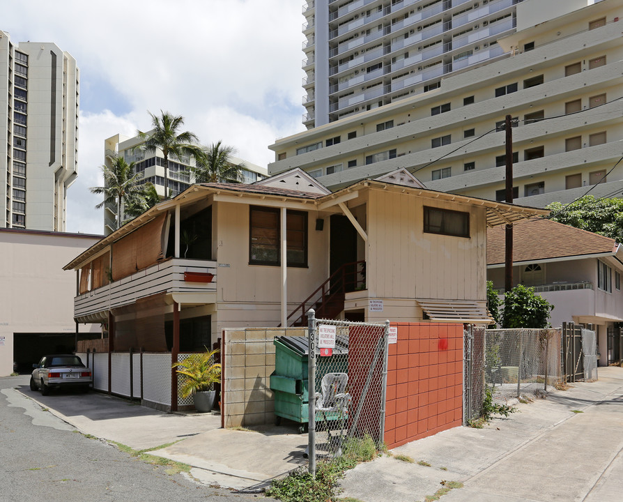 304 Ainakea Way in Honolulu, HI - Building Photo