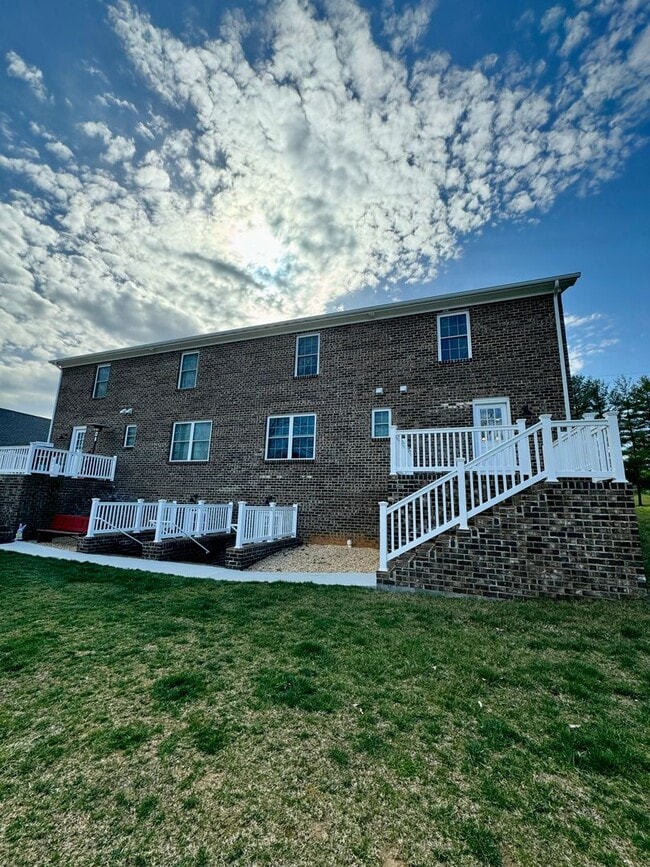 3701 Port Republic Rd in Harrisonburg, VA - Building Photo - Building Photo