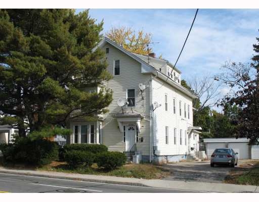 1350 Elmwood Ave in Cranston, RI - Building Photo - Building Photo