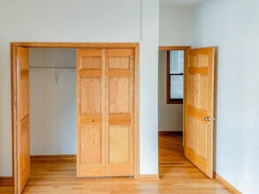 2714 N Wayne Ave, Unit 2 in Chicago, IL - Building Photo - Building Photo
