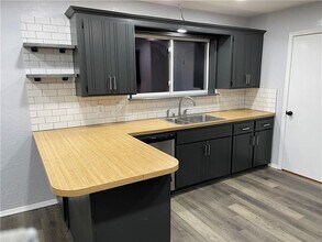 11928 SW 7th St in Yukon, OK - Building Photo - Building Photo