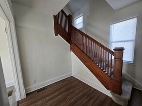 1214 W Grove St in Bloomington, IL - Building Photo - Building Photo