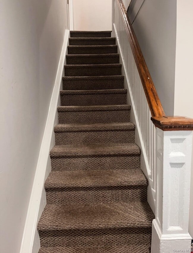 5 Maplewood Rd in Huntington Station, NY - Building Photo - Building Photo